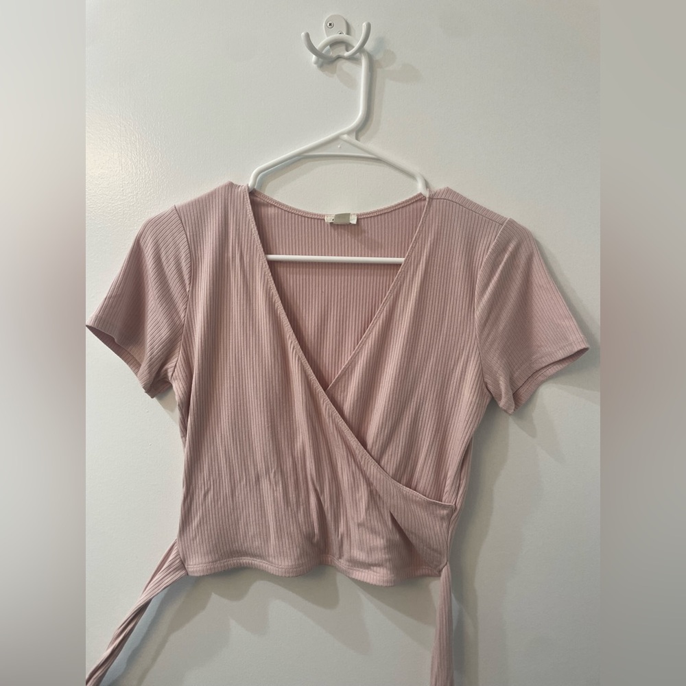 Light pink ribbed crop top with tie